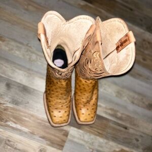 Cavendars ostrich print boots size 9 1/2 like new hardly worn